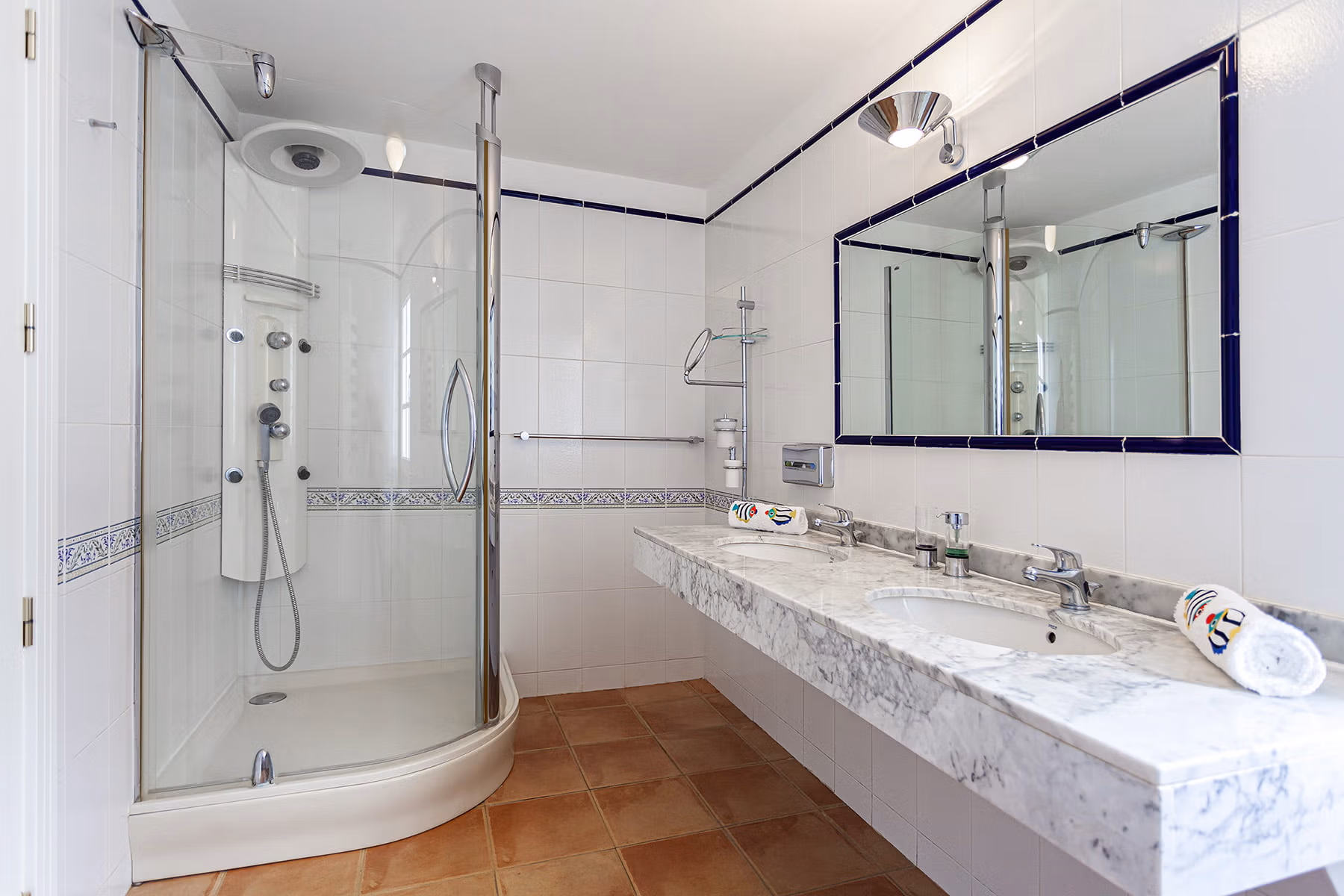 bathroom in a villa in puerto rico, gran canaria