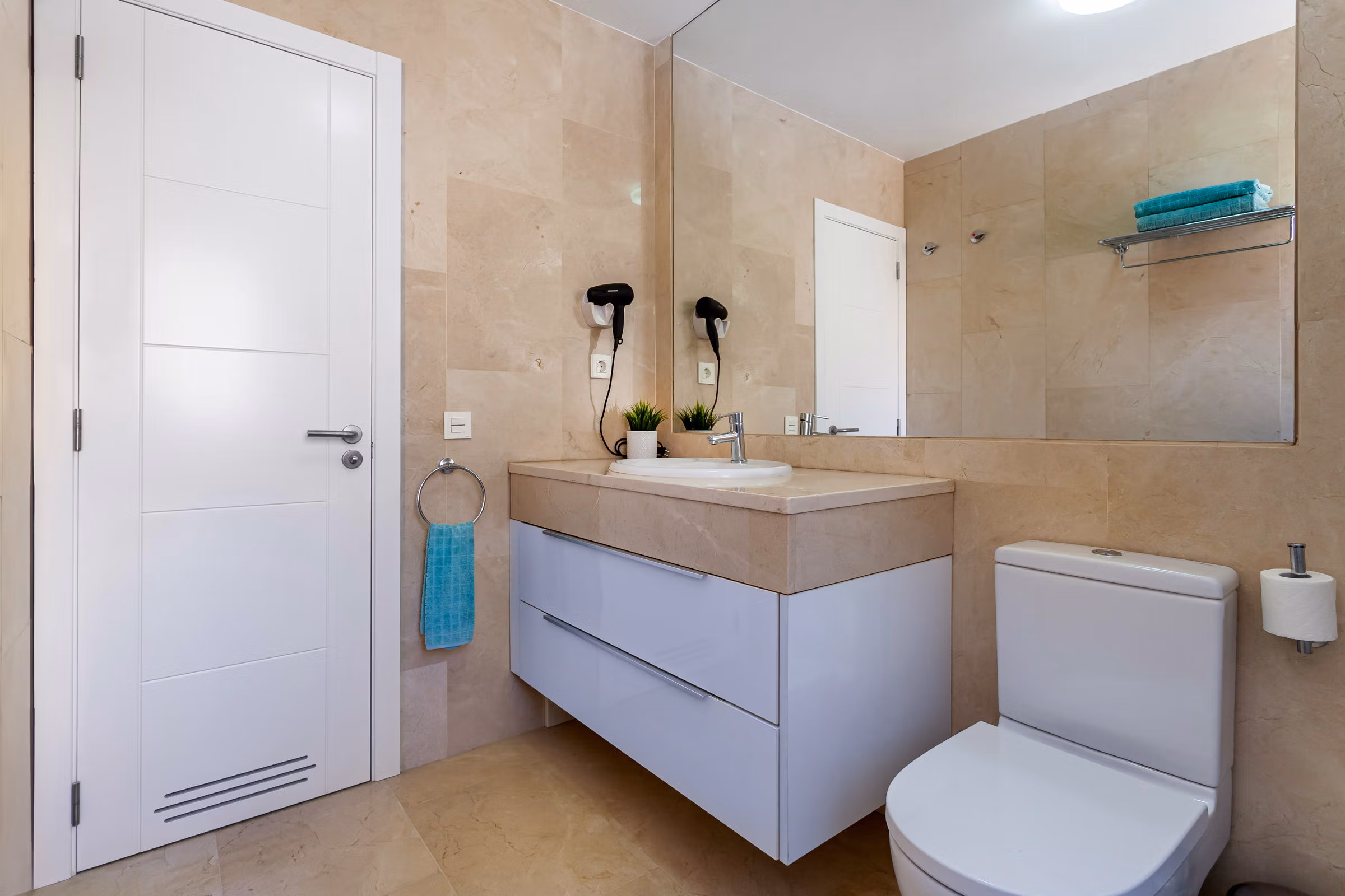 bathroom in a duplex in anfi del tauro, gran canaria