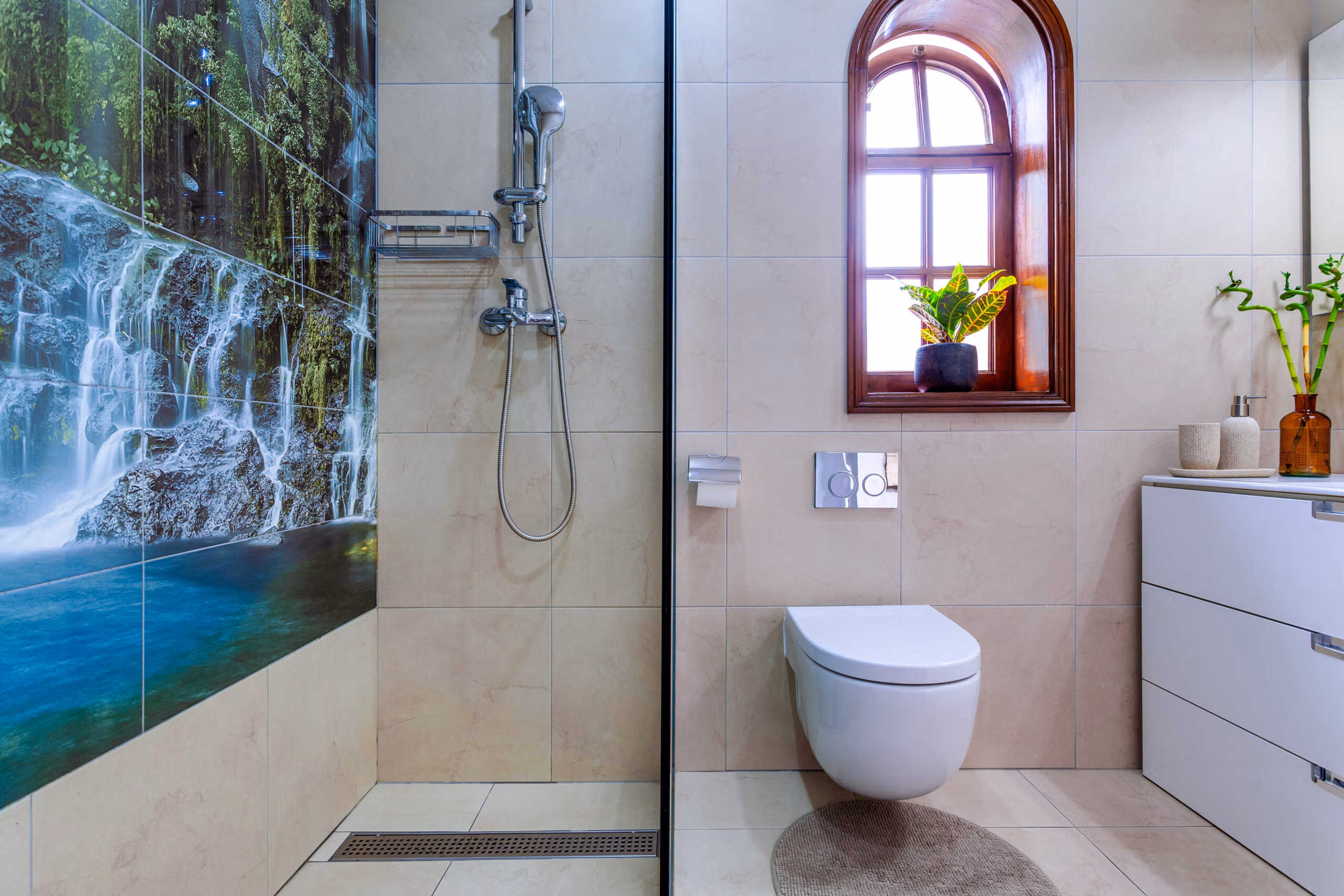 modern bathroom with shower in bungalow in maspalomas complex next to campo international
